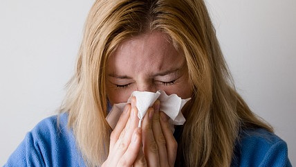 Румъния се сблъсква с две здравни кризи едновременно грип и