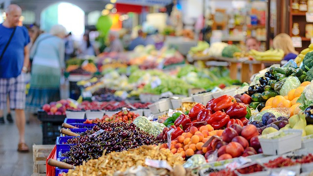 Експерт от БАН прогнозира намалението на цените на храните да се усети към лятото