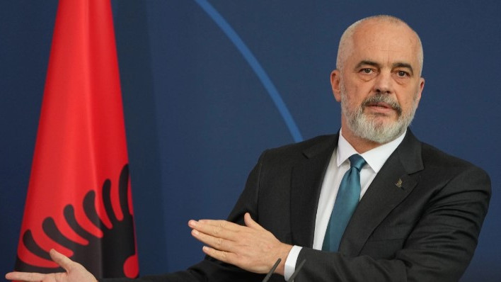 Албанският премиер дари един милион евро за Турция