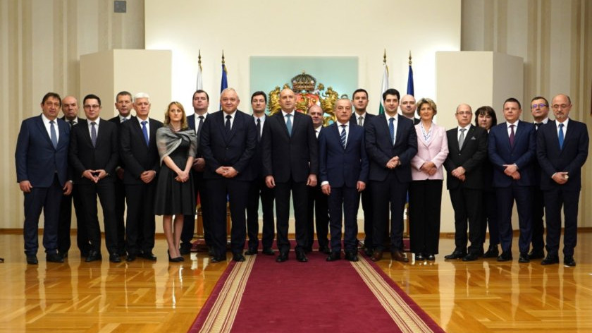Новото служебно правителство начело с Гълъб Донев официално встъпи в