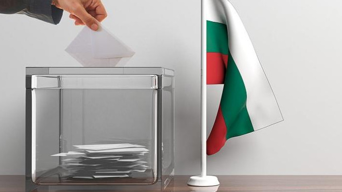 ЦИК показа бюлетините за гласуване в страната и в чужбина