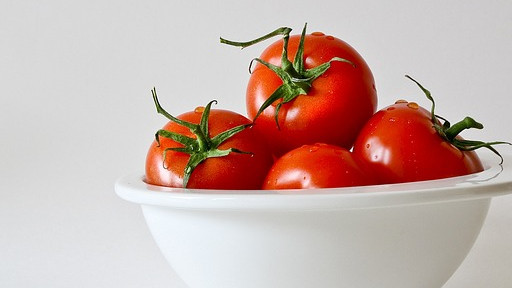 Първата реколта родни домати тази година ще се бере най рано