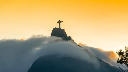 По случай 3 март: Статуята на Христос в Рио де Жанейро светва в цветовете на националния флаг