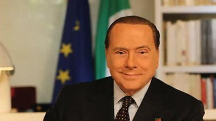 Състоянието на Берлускони се подобрява, но остава в интензивно отделение