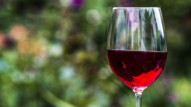 Червеното вино е поелзно за нашите хормони?