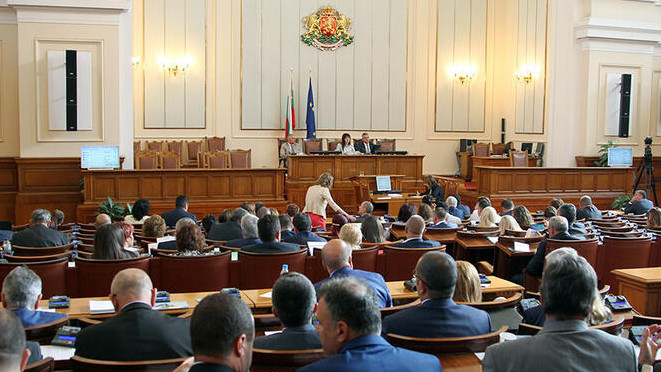 Фаулстарт на процедурата по избор на председател на парламента