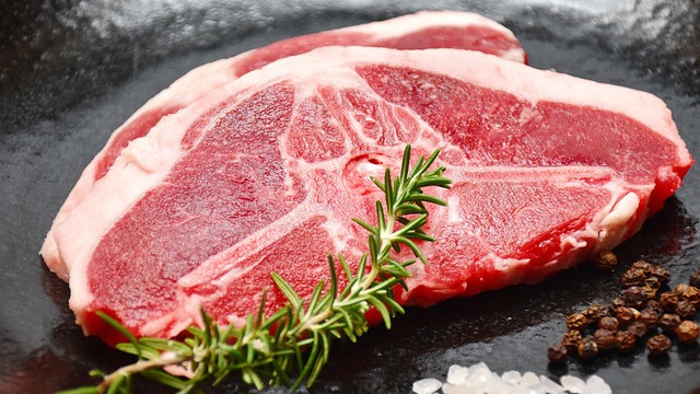 Как да познаем прясното агнешко месо