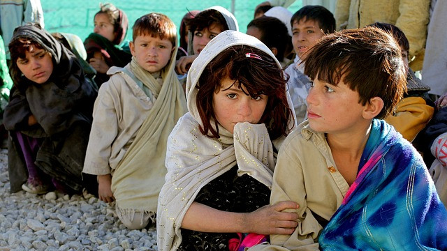 Талибаните в Афганистан забраниха на момичетата да учат след шести клас