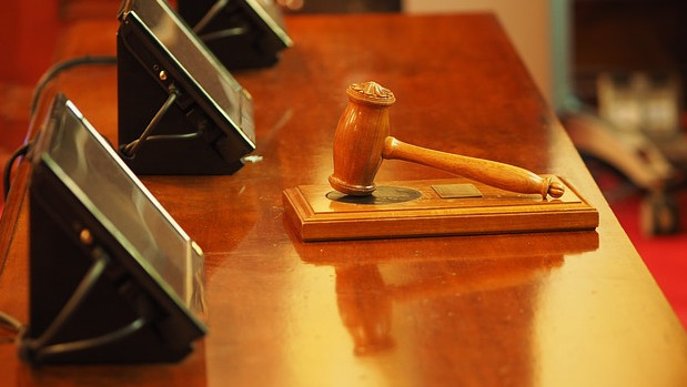 Пепи Еврото е обвинен за принуда и незаконни записи