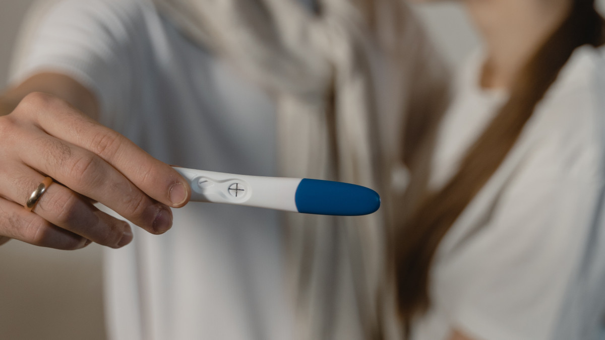 Чудо? Мъж даде положителен тест за бременност