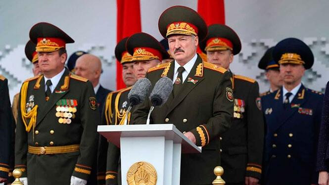 Лукашенко приведе армията на Беларус в пълна бойна готовност