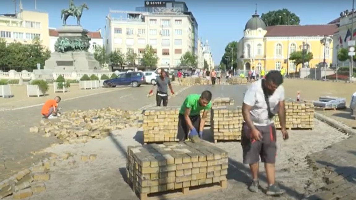 Има постоянен контрол при пренареждането на жълтите павета в София, увери кметът Фандъкова