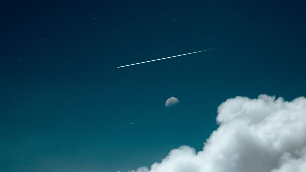 Метеорит стресна половин България и Румъния - какво се знае за яркото природно явление