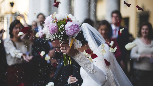 Измама за сватбата: Десетки младоженци чакат една година кадри от най-щастливия си ден