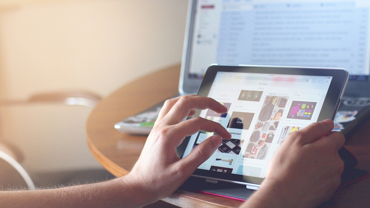 Евростат: Над 20% от българите не могат да си позволят интернет