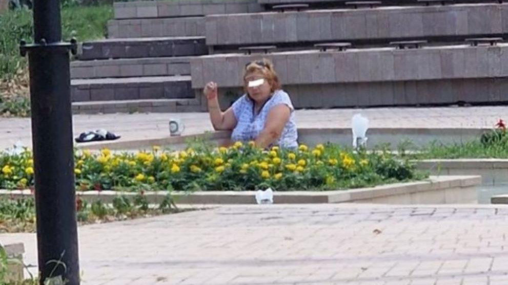 Време за разхлада: Жена седна в един от най-новите фонтани в Пловдив