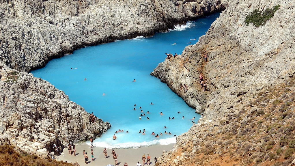 Гърция обеща безплатни ваканции за евакуираните туристи