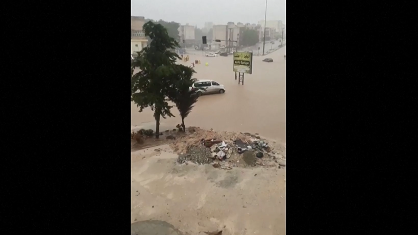 Наводненията в Либия отнеха живота на 150 души