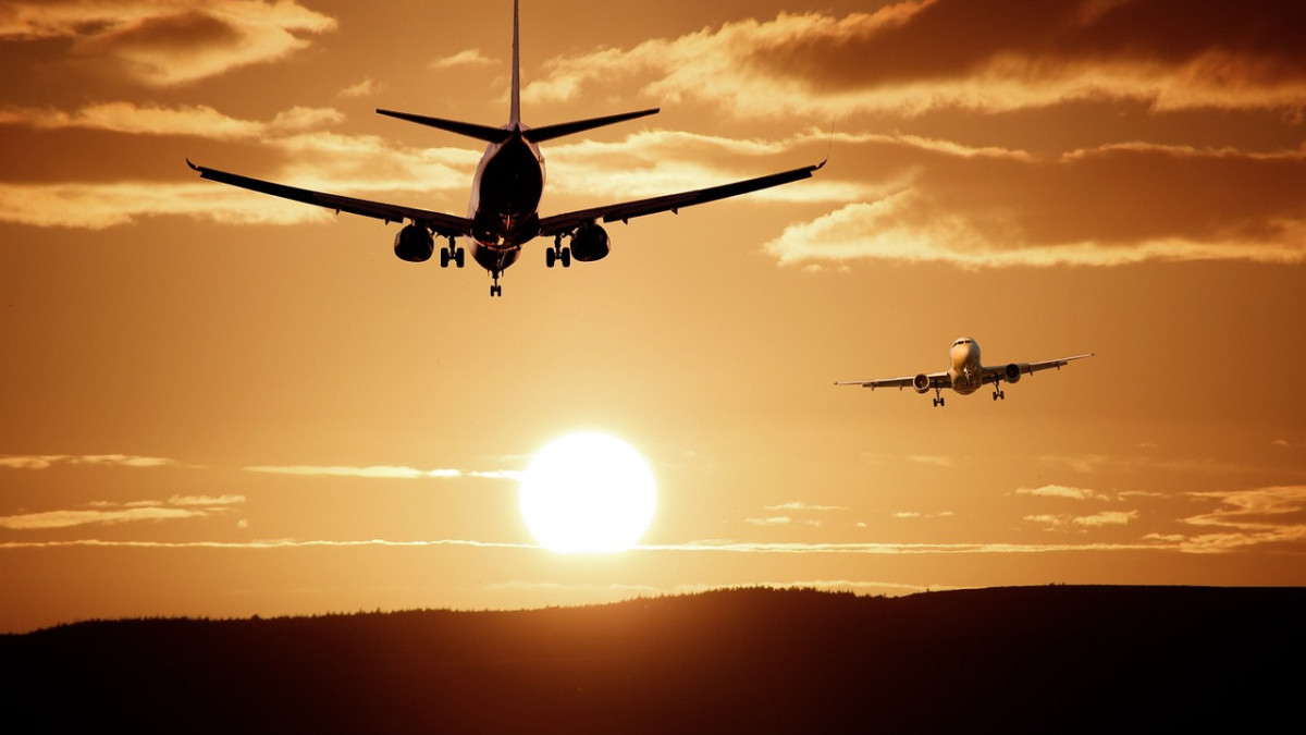 Десетки международни полети от и за ТелАвив са анулирани заради ескалацията на конфликта между Израел и Хамас