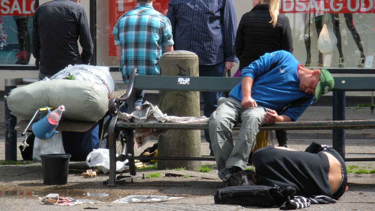 Парамедици: Имахме сигнал за ''инфаркт без дишане'', а се оказа, че човекът е изпил 8 текили, 4 водки, 2 мастики и 4 бири