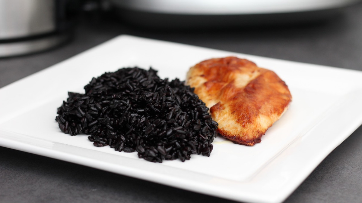 Вкусът на екзотиката: Разкрийте тайните на черния ориз