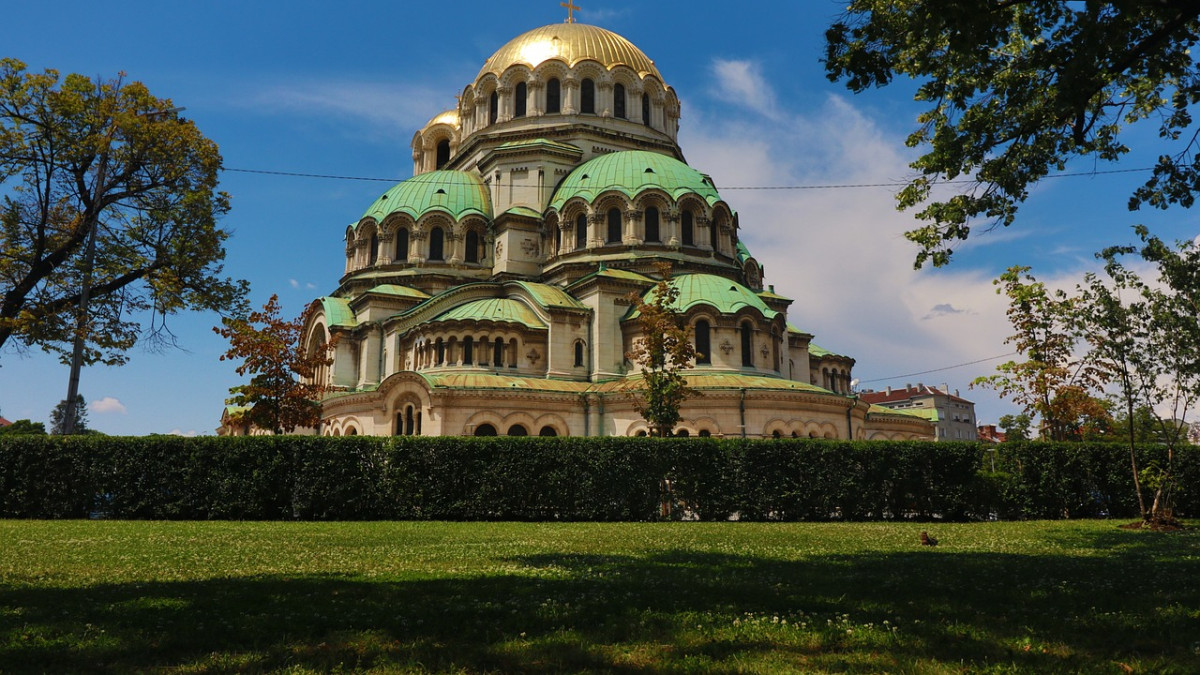 Освобождава се от коли пространството около катедралата „Св. Александър Невски" в София