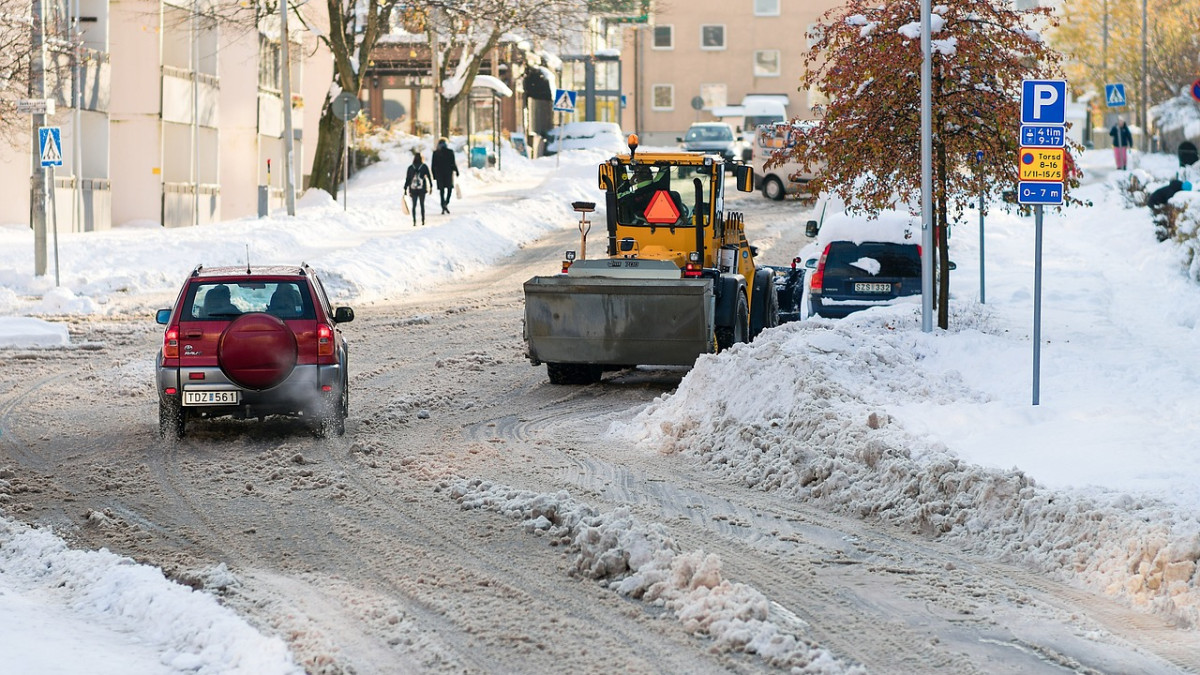 100 машини ще чистят Пловдив от снега през зимата