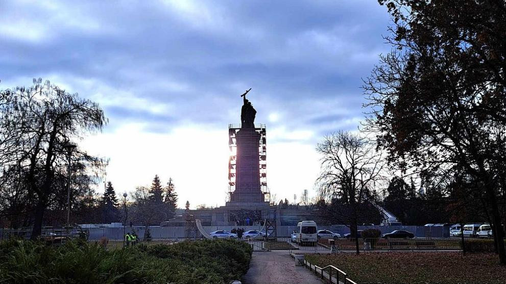 БСП и „Възраждане“ искат референдум за Паметника на съветската армия