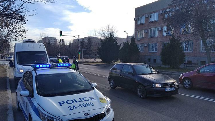 Акция "Респект": Полиция влезе в столичния квартал "Христо Ботев"