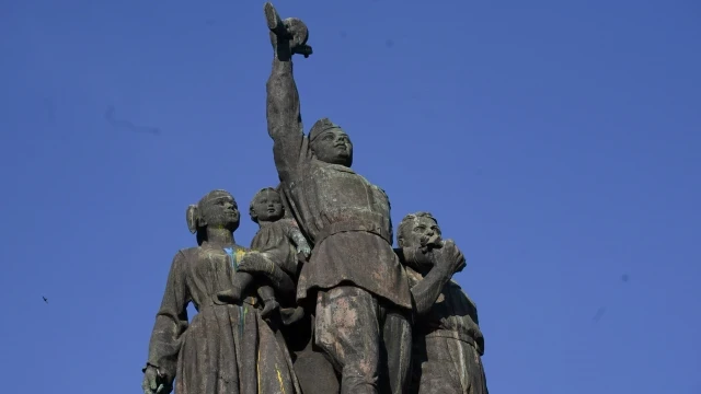 Русия реагира остро на демонтажа на Паметника на съветската армия