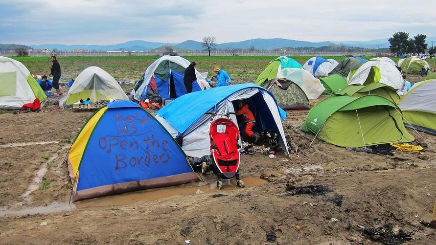 Тела на мигранти изплуват на плажове в турски курорти