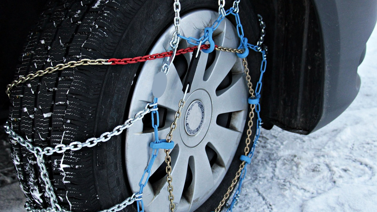 АПИ предупреждава: Тръгвайте на път с коли, подготвени готови за зимни условия