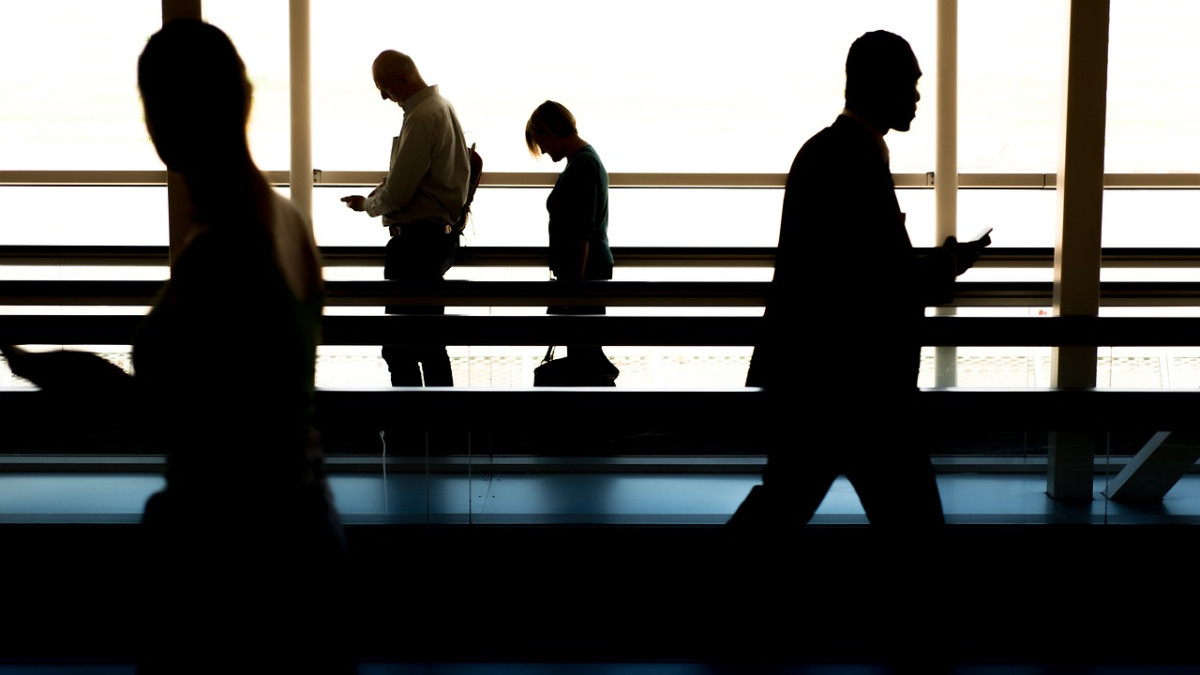 Важно за родителите: Как ще пътуват децата извън България след приемането ни в Шенген