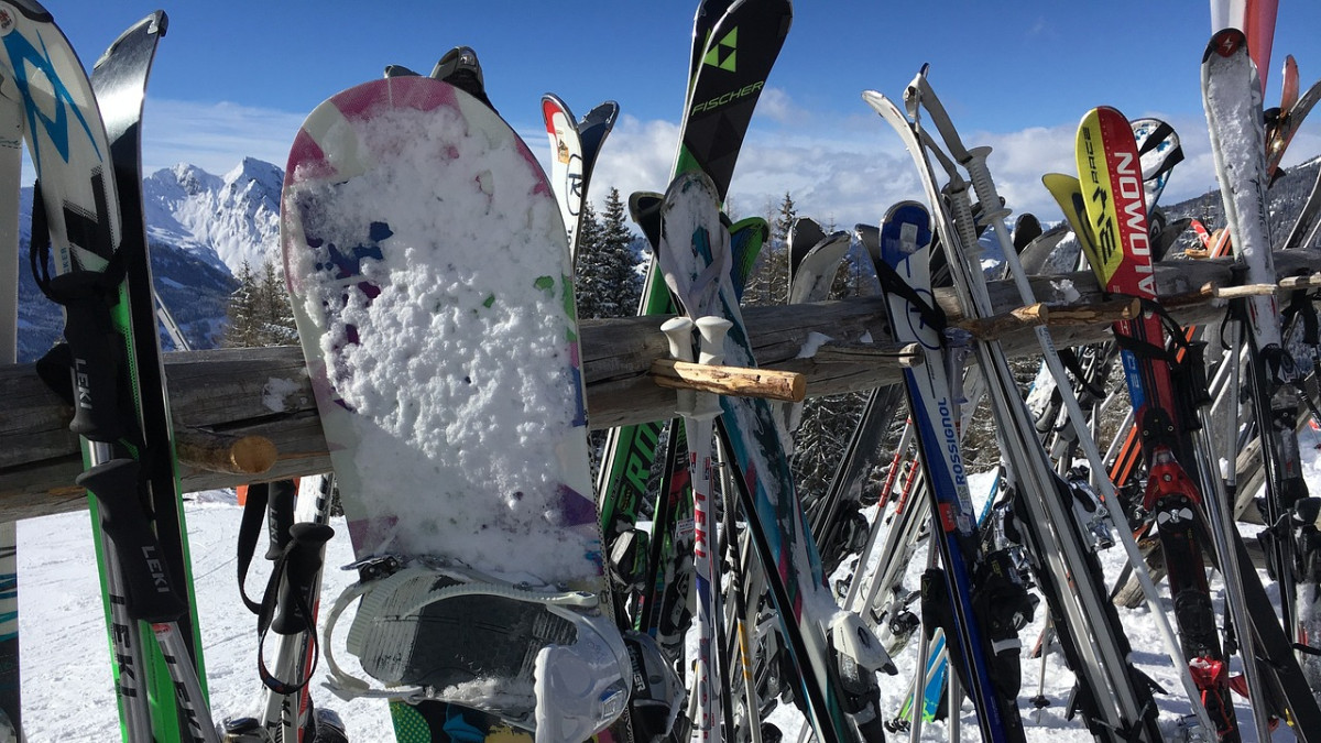 В Пампорово тече трескава подготовка за Световната купа по сноуборд