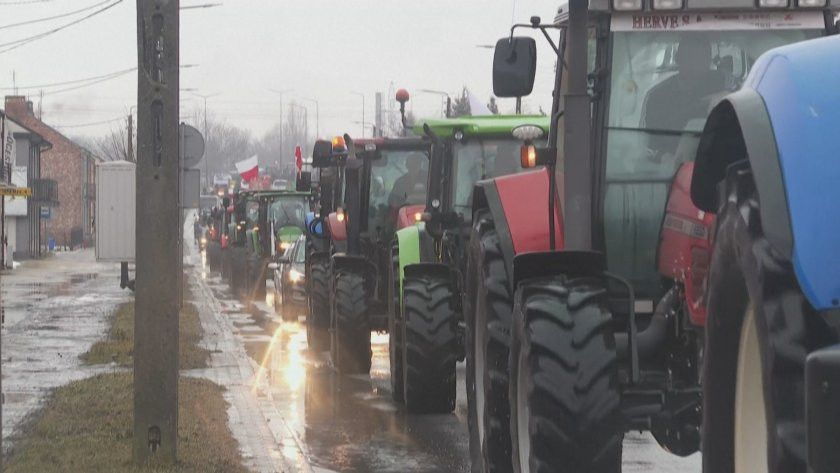 Френските фермери заплашват да блокират Париж, в Полша затвориха над 160 пътища
