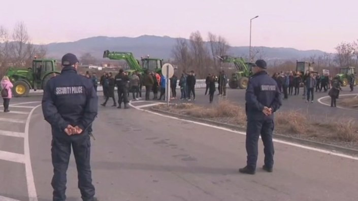 Полицията не допусна протестиращи земеделци да блокират АМ "Струма"