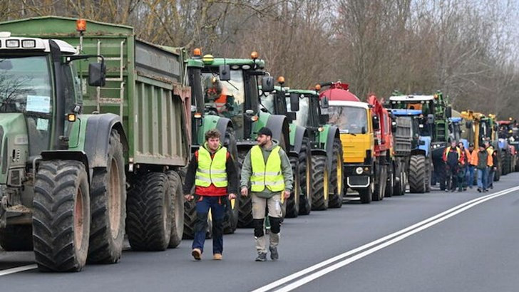 Фермери блокираха границата между Чехия и Словакия