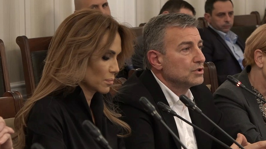 Изслушват Ивайла Бакалова и съпруга ѝ за оказания им от Нотариуса натиск