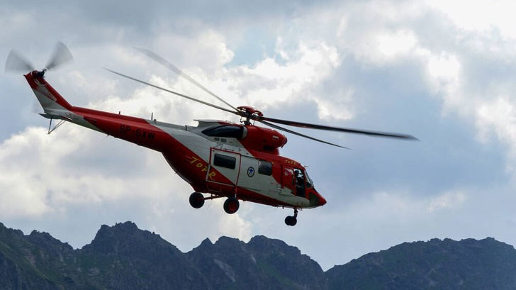 Въздушна линейка транспортира пострадал ски състезател от Банско до София
