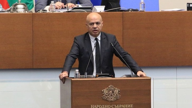 БСП: Абсурд! ГЕРБ протестира срещу ГЕРБ за мигрантите