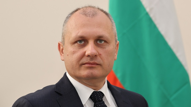 БИОГРАФИЯ: Кандидат за министър на електронното управление - Валентин Мундров