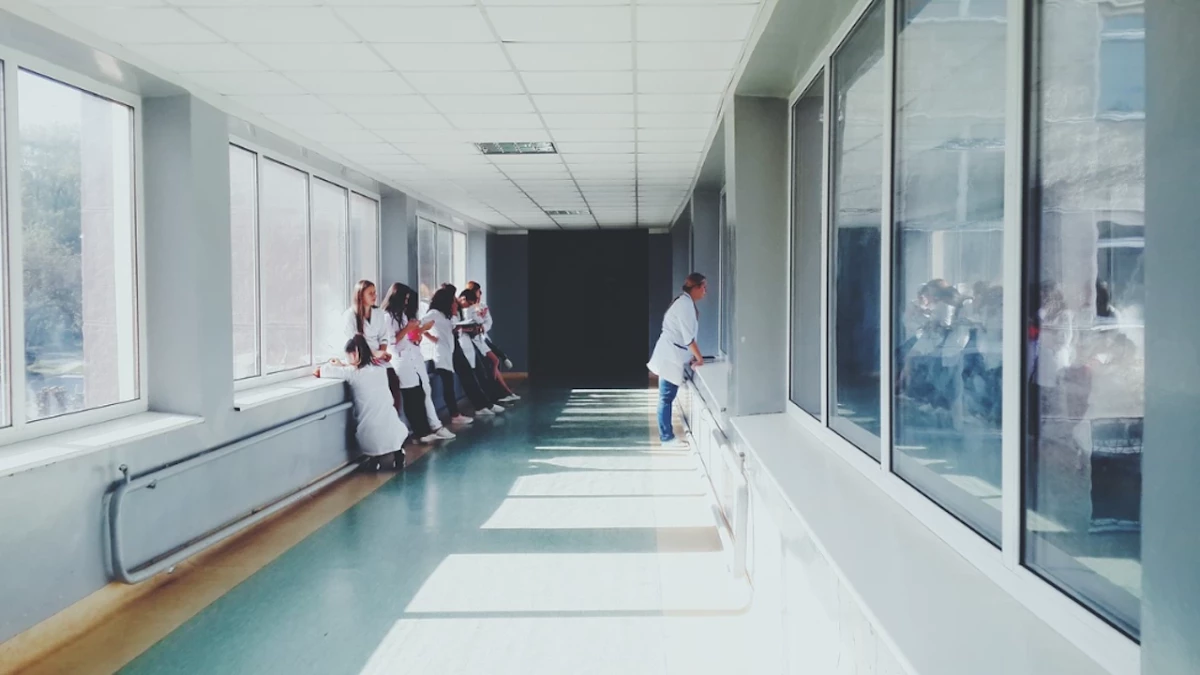 МЗ с важно уточнение по казуса с частната болница "Мама и аз"