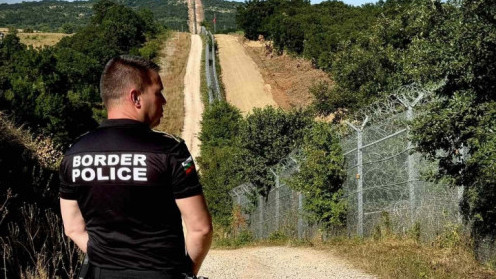 Търсят граничари за работа