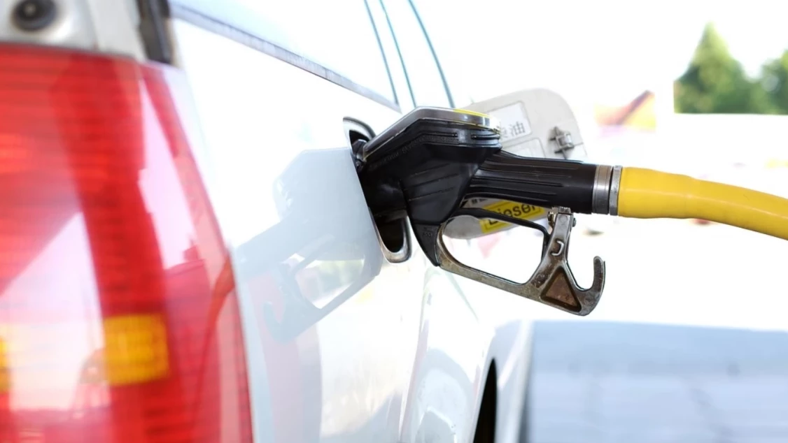 Поевтиняват ли горивата у нас?