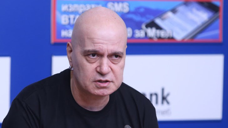 Слави Трифонов: В Северна Македония има политици, които откровено мразят България