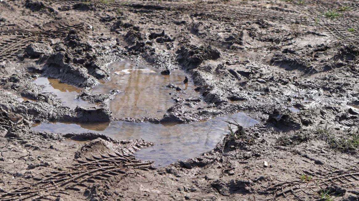Кал вместо улици в „Малинова долина“