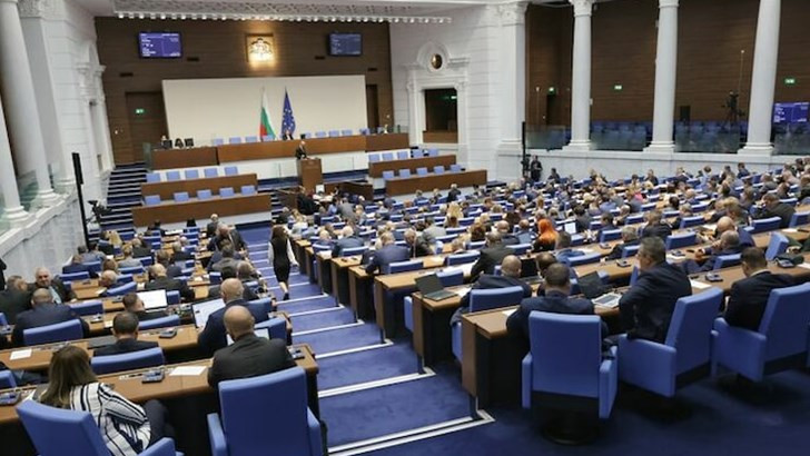 Министрите обсъждат таксите на "Дунав мост" и скока в цената на водата