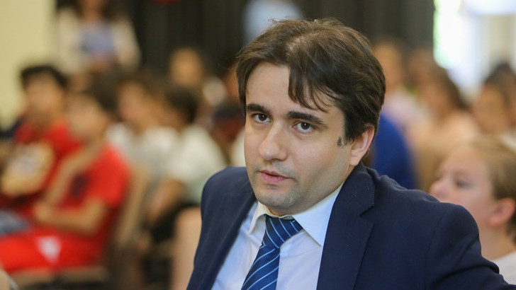 Божидар Божанов: Google и Facebook ни следят повече от ЕС