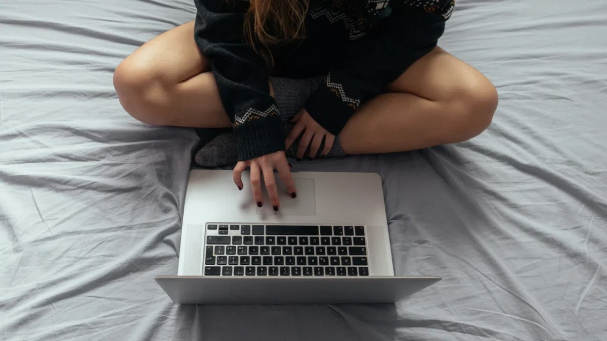 Защо толкова много жени обичат да гледат п*рно?