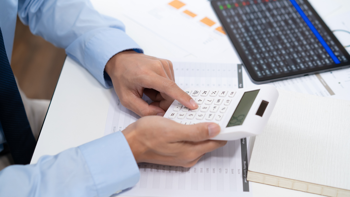 Минималната работна заплата ще бъде 1213 лева от 1 януари 2026 г.